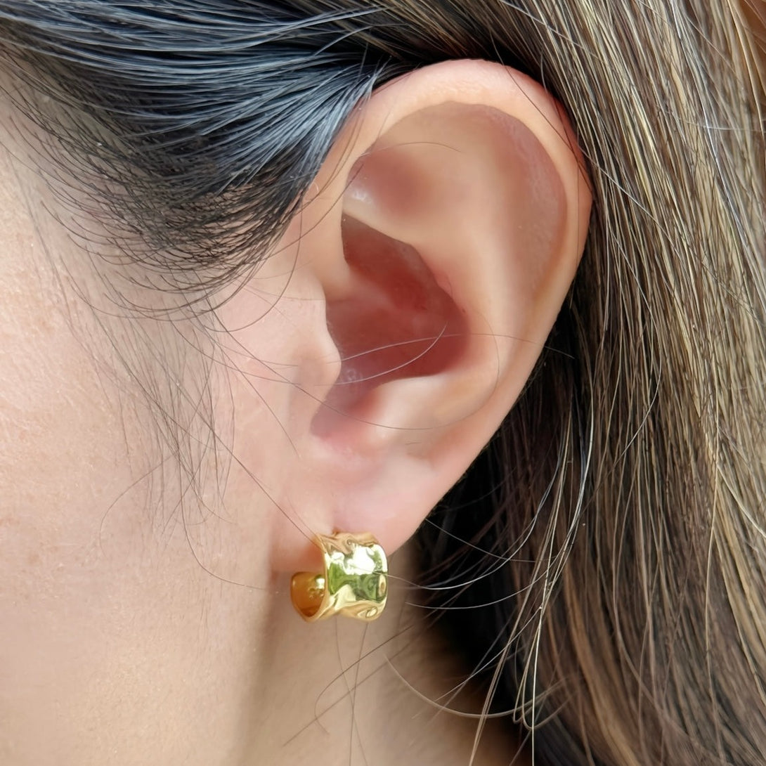 Amber Earrings,Materials: High Quality Soild 925 Sterling Silver 18K Gold/ White Gold Plating Size: Inner Diameter: 9.5mm Width: 8mm ♥︎Nickel-free and hypoallergenic