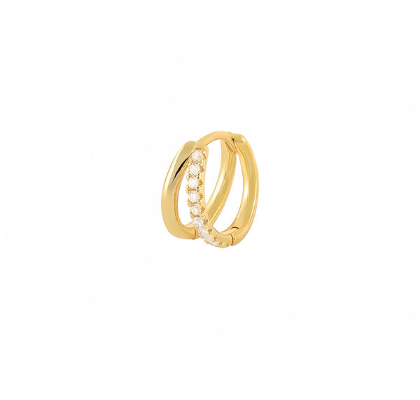 Two thin, linked gold hoops create a delicate and stylish piece of jewelry. Perfect for everyday wear, these simple gold hoops make a great gift and come packaged in a jewelry box.  Materials: High Quality Solid 925 Sterling Silver 5A Cubic Zirconia 18K Gold Plating